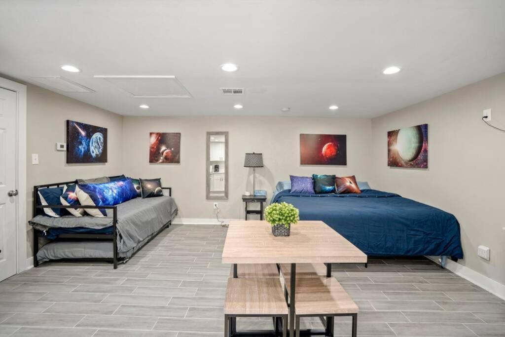 Cosmic Studio At North Downtown Villa Houston Exterior photo